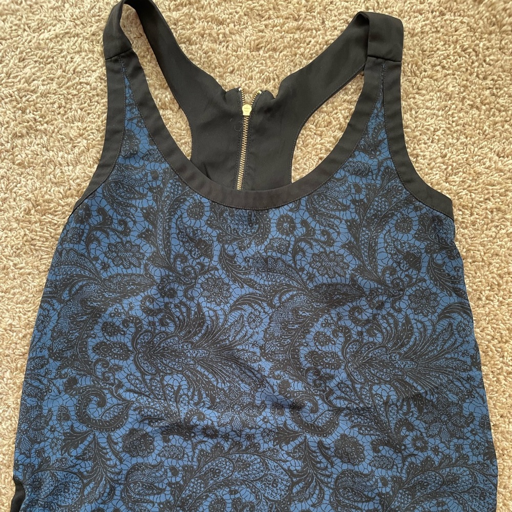 Black and blue with lace print Express tank